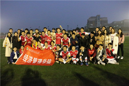 dd82561195ac49f3a2edcf873399a3ff.jpg 合影留念.jpg