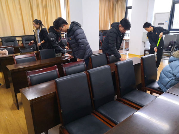 08c1b379ebef4dd097ac0a11032639a5.png 学生劳动现场2_副本.png