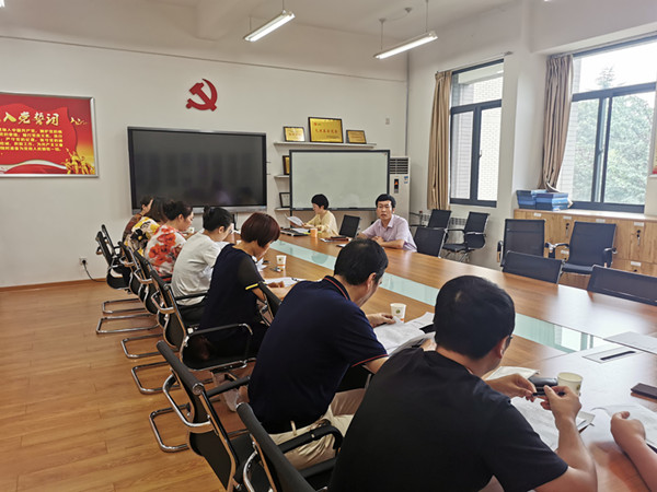 a6bc9c316e4e4ea491762d5081ed512b.jpg 动员会现场_副本.jpg