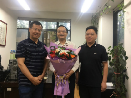 c9ed0476af544260bd5a5fdc264f2d79.jpg 1罗剑朝_meitu_1.jpg