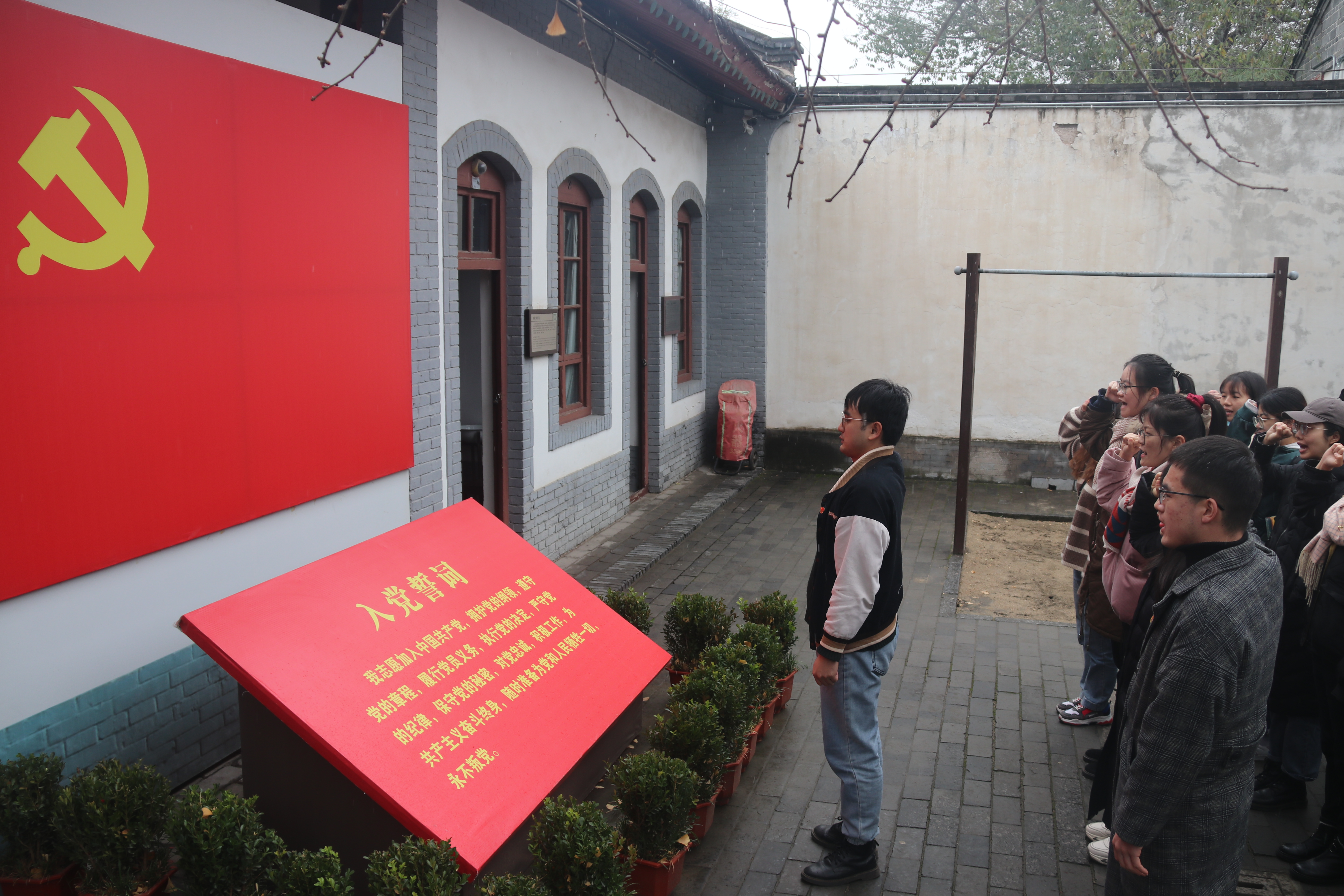 2b7141ff76454aafa8b498dc3f0e529b.jpg 2b7141ff76454aafa8b498dc3f0e529b.jpg