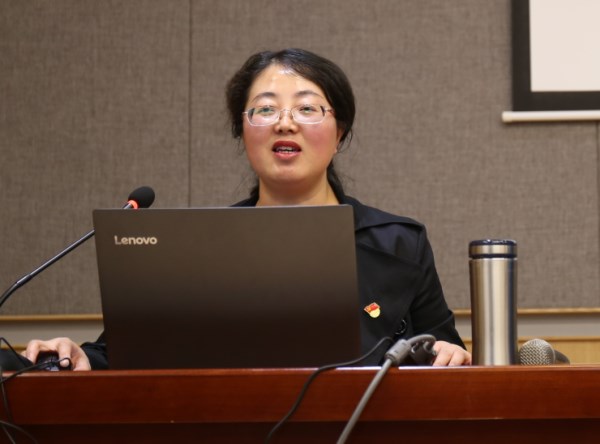 35ce242c1d6d43edbc74036cd98f658d.jpg 马克思主义学院张丽副教授主讲.JPG