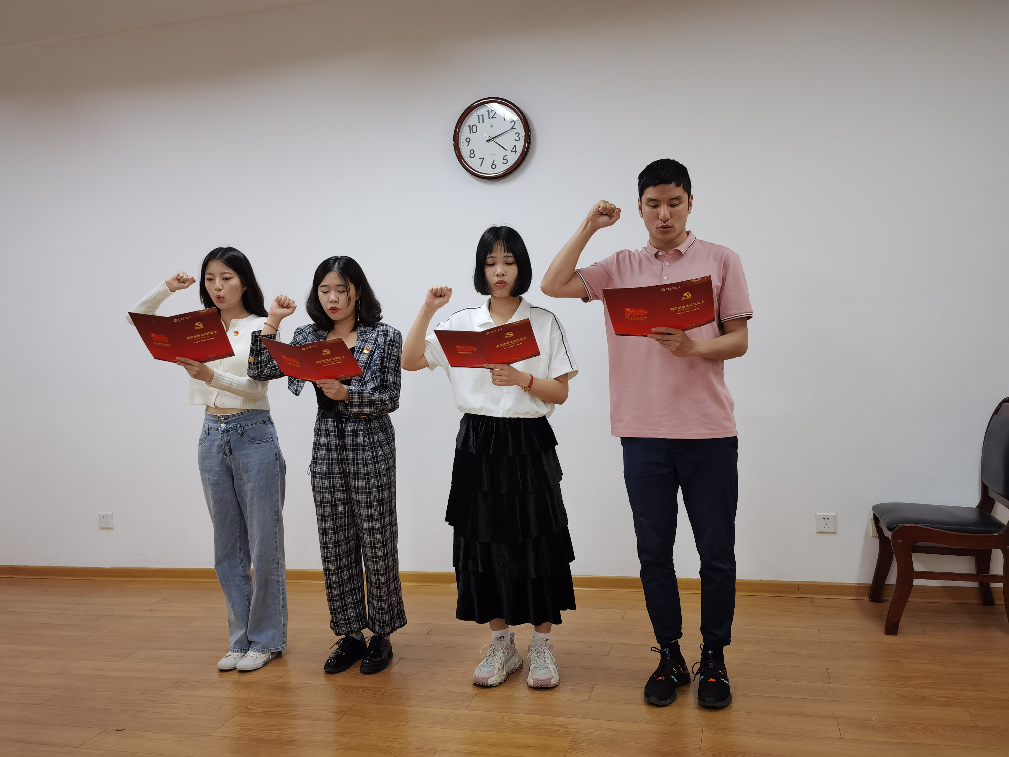 7133414ffa2f4d1cae11005ec00419a8.jpg 7133414ffa2f4d1cae11005ec00419a8.jpg