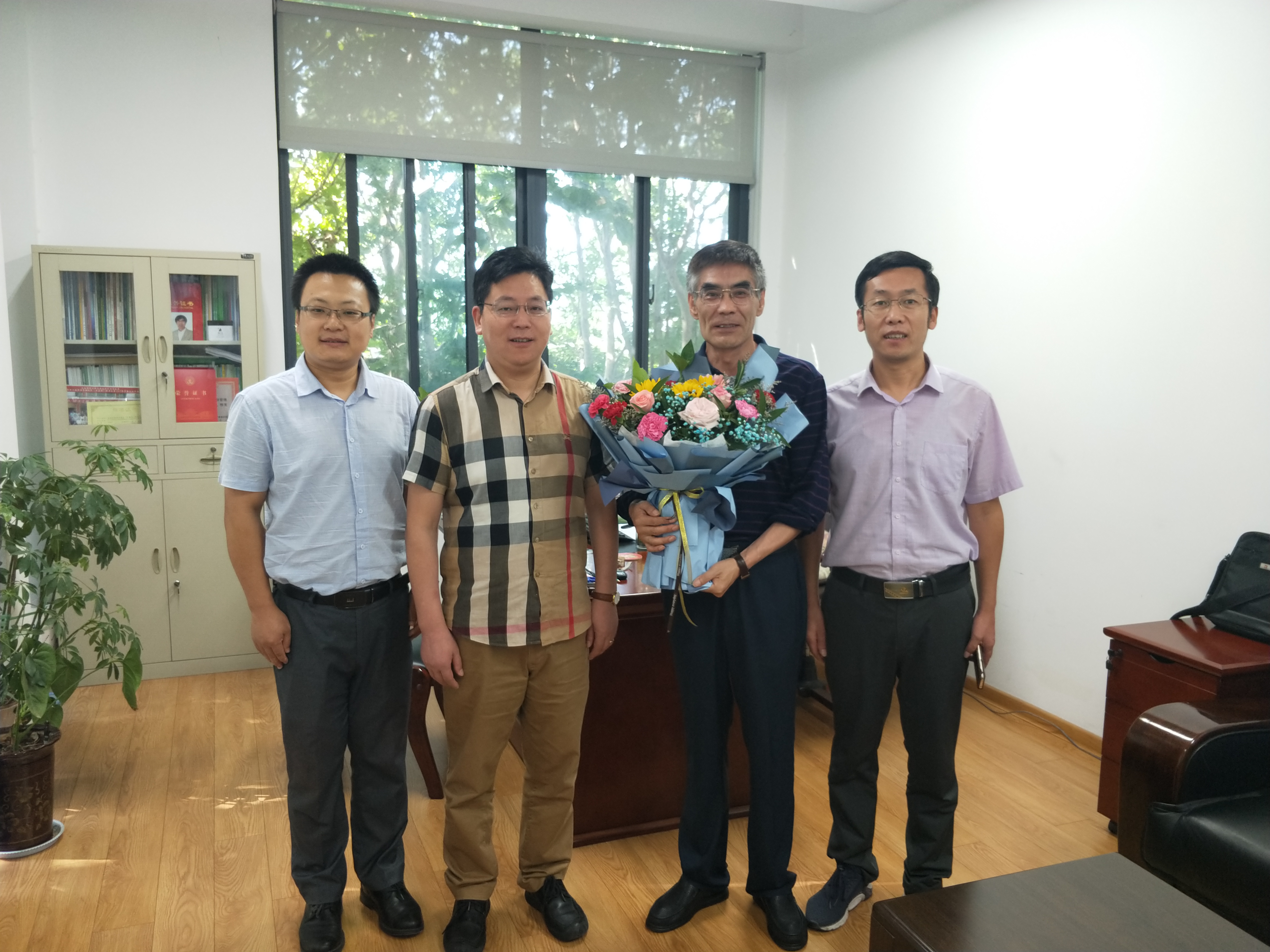 c0446e6b46a74387b8bdbd16c12fc590.jpg c0446e6b46a74387b8bdbd16c12fc590.jpg