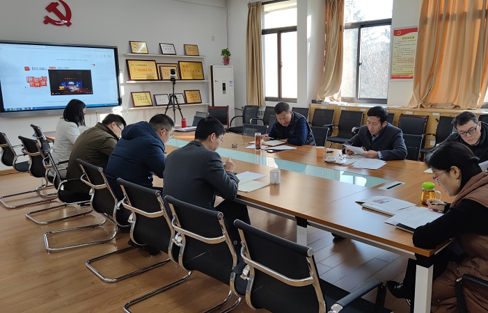 4b7867a321bd4f79b0f49d36655569bf.jpg 中心组学习.jpg