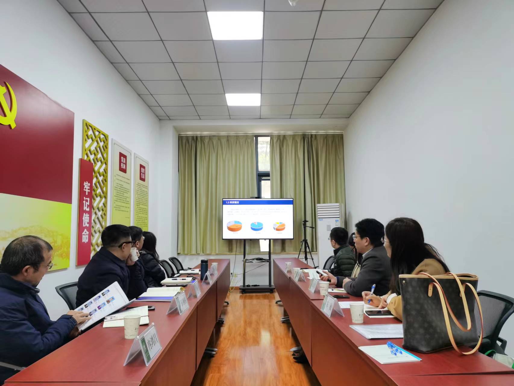 c21cfbe5ba3e4f338ddb22a2292b7d17.jpg c21cfbe5ba3e4f338ddb22a2292b7d17.jpg