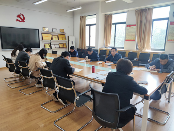 bad88cdbf2df4958a7fc0082c03e0a61.jpg 党委中心组学习_副本.jpg