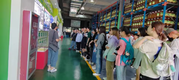 28c8f6d4df6140938665dfa3a13b8cdc.png 2.png