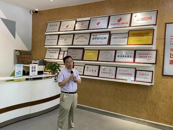 cf6fa93657424f8b87a716a931f0c4ef.jpg 1.jpg